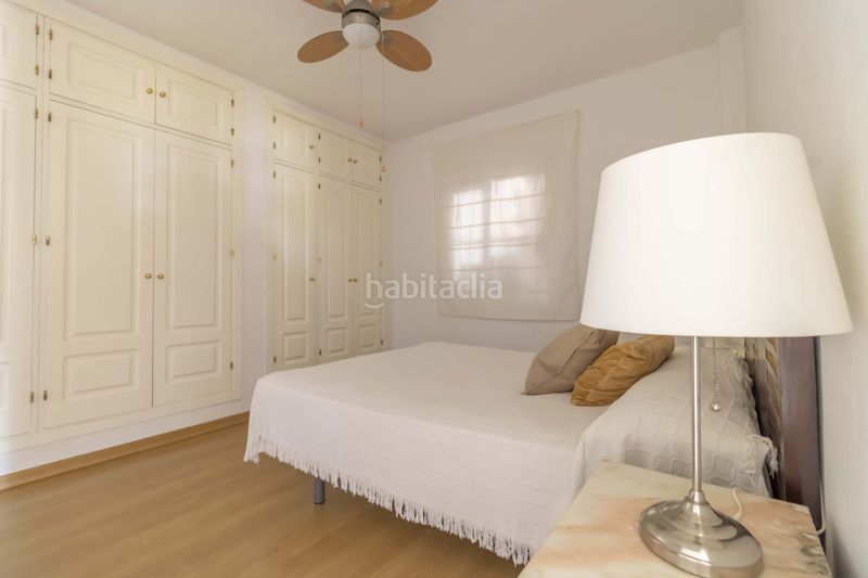 Foto fbe73bb1-00fc-4a83-a3cf-2d374290c903. Casa amb piscina a Carmona