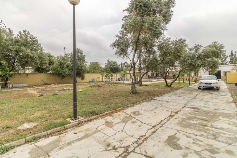 Foto fe073f57-6e3c-47a7-a573-db4f99b55d74. Casa amb piscina a Carmona