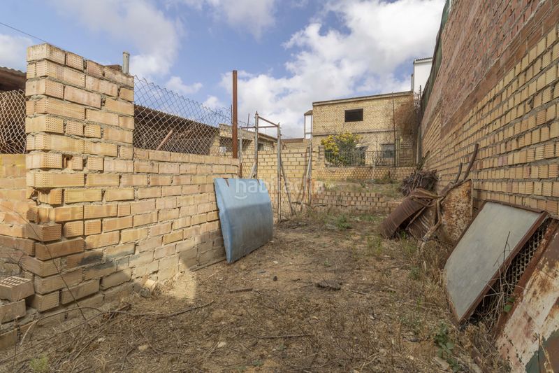 Foto a307b0c7-5ce4-4f42-93cd-de2f784edc77. Casa adossada amb aparcament piscina a Gerena