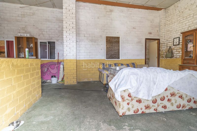 Foto b1213800-5485-4733-a9fb-1efeb64b7bee. Casa adossada amb aparcament piscina a Gerena