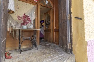 Haus in Gines. Restaurante en pleno rendimiento con opción a vivienda en gines