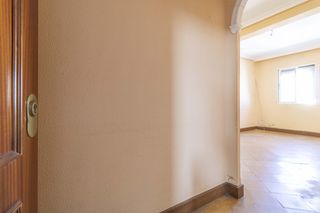 Pis a Triana Casco Antiguo. Piso para reformar a la venta en triana, zona calle alfareria