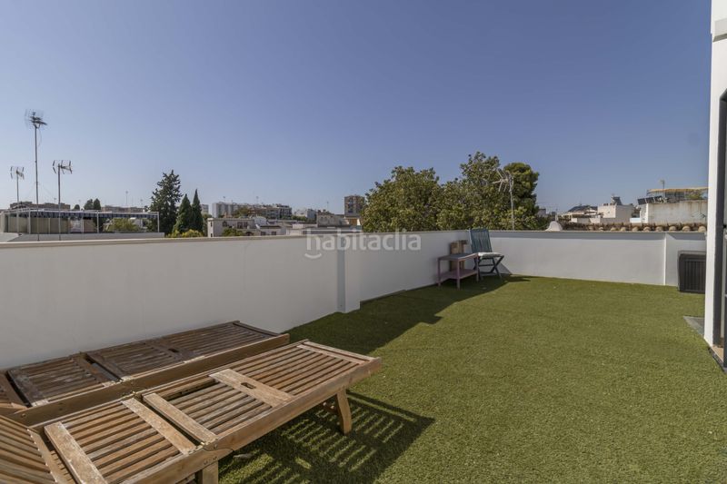Foto 3477a817-d456-442f-ad49-f9fbdfa887d7. Casa aparellada amb aparcament piscina a Ciudad Jardín Sevilla
