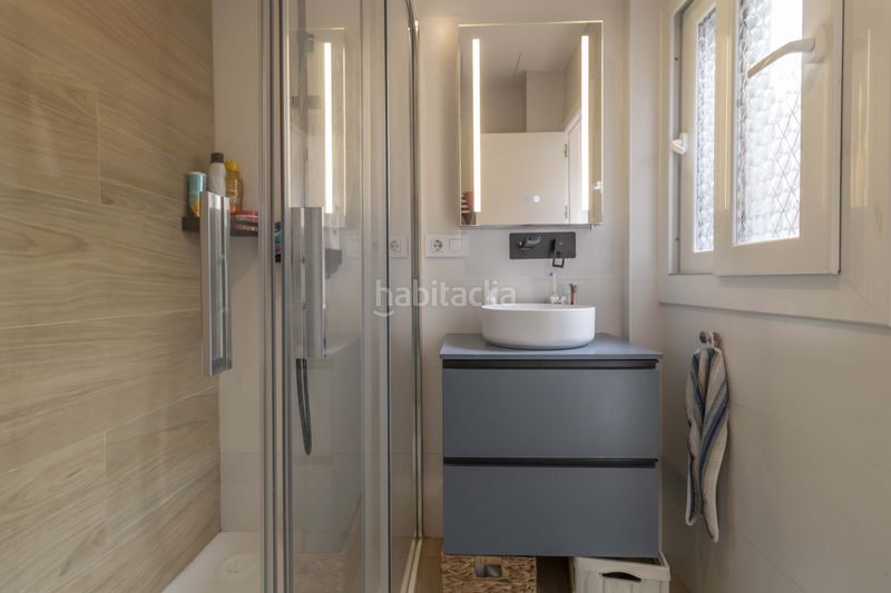 Foto 3d3f3616-88bf-4004-a937-179e2bddd4ce. Casa aparellada amb aparcament piscina a Ciudad Jardín Sevilla