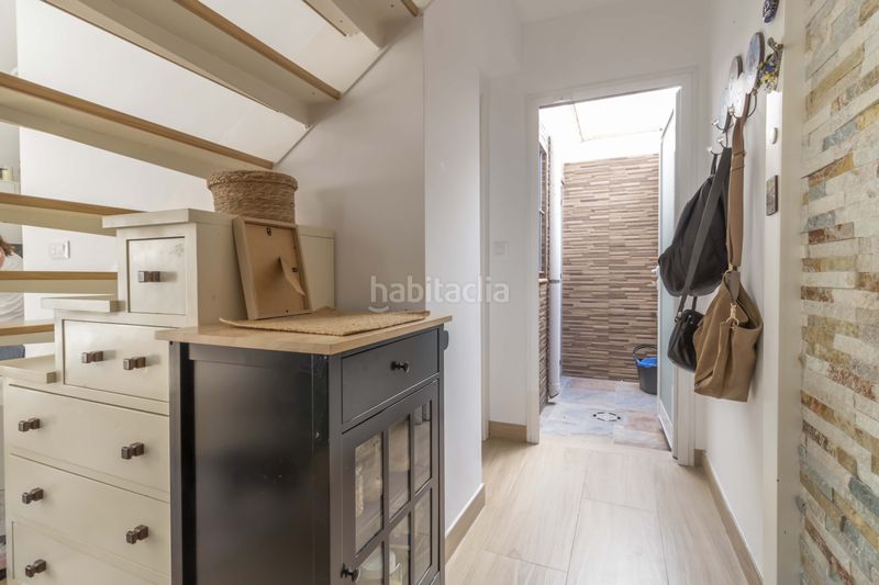 Foto a2f34200-935b-42c2-9265-4dab2656497b. Casa aparellada amb aparcament piscina a Ciudad Jardín Sevilla