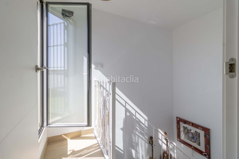 Foto e8343b33-6a4f-4caa-b71a-23dddfc5ab43. Casa aparellada amb aparcament piscina a Ciudad Jardín Sevilla