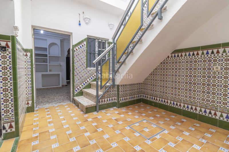 Foto 0c0359b6-9962-477c-81b2-ec30f702872e. Casa adossada amb aparcament a Palmete Sevilla