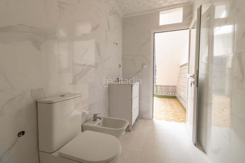 Foto 1f6483b5-807b-4613-8d09-c82ad040fa95. Casa adossada amb aparcament a Palmete Sevilla