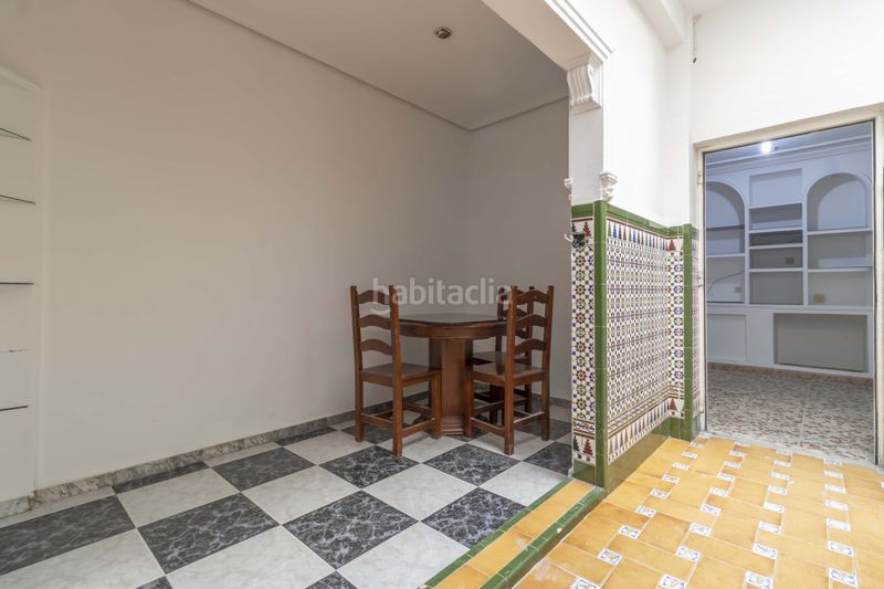 Foto 4be1da91-5f2c-42c7-99d9-e9102c479036. Casa adossada amb aparcament a Palmete Sevilla