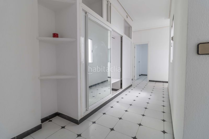Foto 59e46a7b-ea59-4396-885a-8b1002d8148f. Casa adossada amb aparcament a Palmete Sevilla