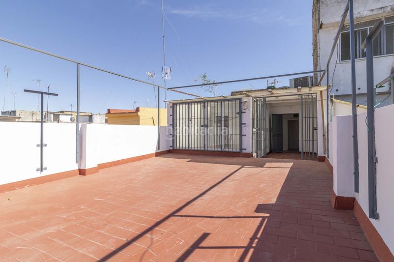 Foto 8ba45a35-0c02-4f8c-9185-0526b203f8ea. Casa adossada amb aparcament a Palmete Sevilla