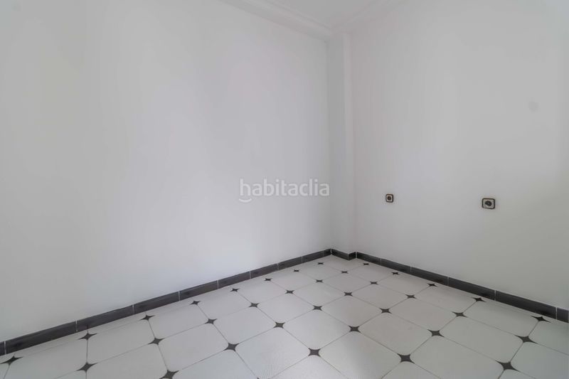 Foto ae6c986b-dc3f-4e98-81f6-04592e5a2f6d. Casa adossada amb aparcament a Palmete Sevilla