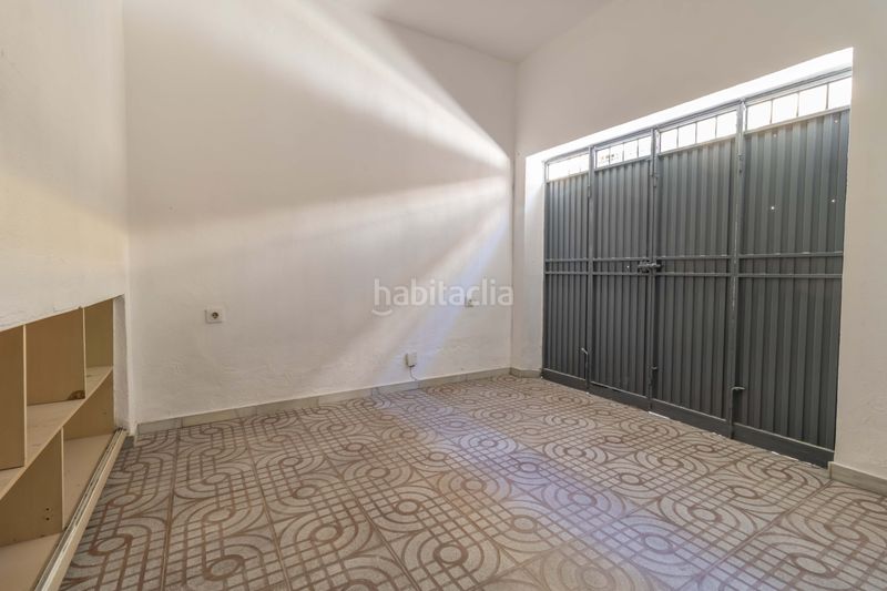 Foto c4a1865d-2394-42a5-8422-3c5552c60993. Casa adossada amb aparcament a Palmete Sevilla