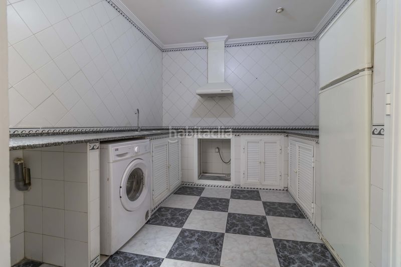 Foto f67a3253-154c-4c31-a805-40033c2192b6. Casa adossada amb aparcament a Palmete Sevilla
