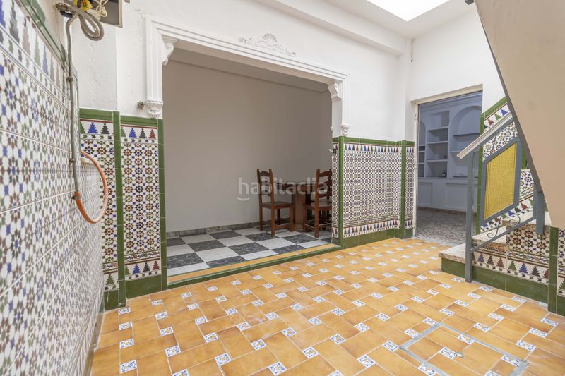 Foto f86ea958-21ba-46e1-9f0d-2db11794c57a. Casa adossada amb aparcament a Palmete Sevilla