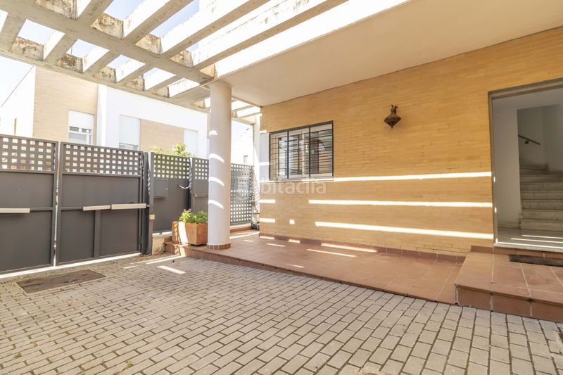 Foto 0f9ae12c-efcd-4caa-b014-ba156e0a0e03. Casa adossada amb piscina a Colegio Europa Espartinas
