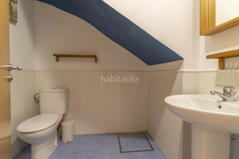 Foto b4c0f281-7cbc-4f7f-8e51-86ee55dce1b2. Casa adossada amb piscina a Colegio Europa Espartinas