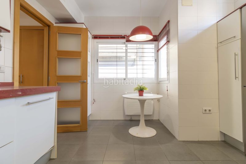 Foto bc292dd6-cb87-422e-b7d5-6df57f08ac90. Casa adossada amb piscina a Colegio Europa Espartinas