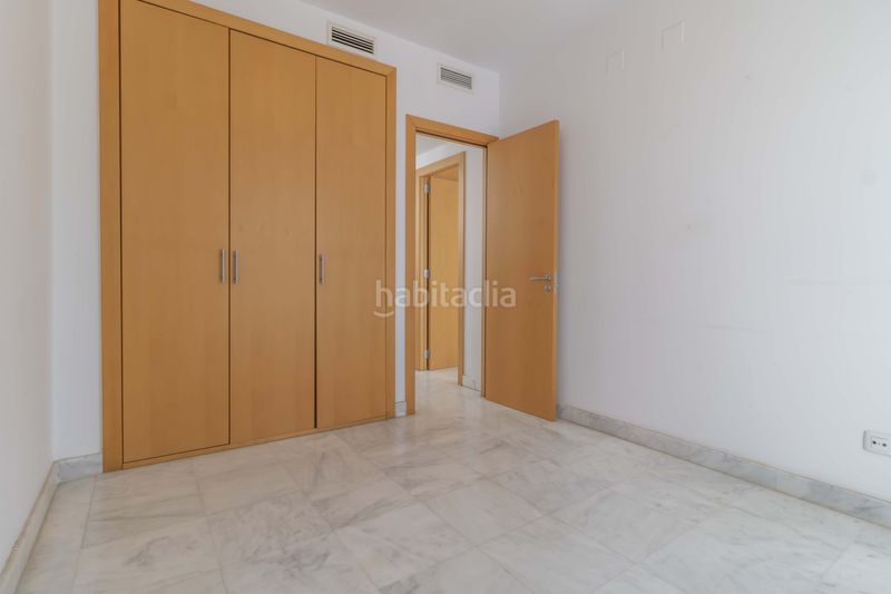 Foto f934b05d-7ef5-42ba-82a1-545e876e1742. Casa adossada amb piscina a Colegio Europa Espartinas