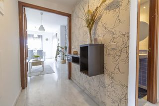 Appartamento in Casco Antiguo. Piso en urbanizacion con garaje y piscina a la venta en mairena