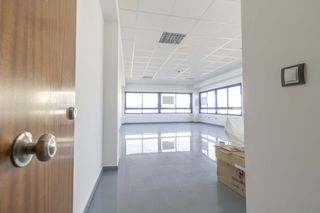 Affitto Ufficio in La Motilla - Fuente del Rey. Oficina en alquiler en dos hermanas, edificio gyesa isla i