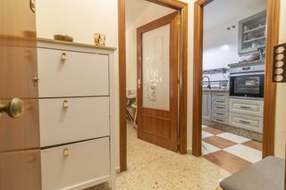 Piso en La Oliva. Piso en recinto comunitario privado y garaje a la venta en sevil