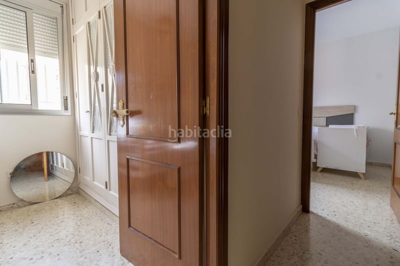 Foto ea132348-d2b4-437c-ba2d-bc644c798a77. Pis amb aparcament a La Oliva Sevilla