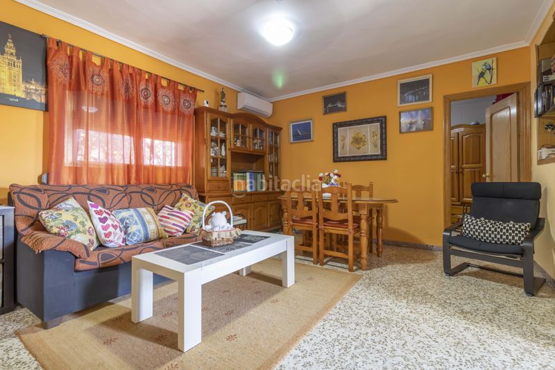 Foto 0b7e7e2d-a52e-43e7-b809-c6d346c3a4b3. Casa amb piscina a Loreto Espartinas