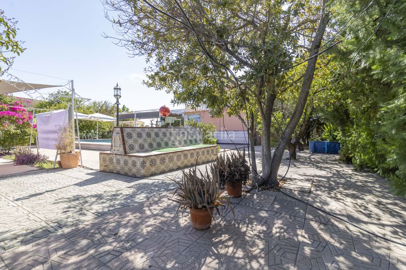 Foto f016a6cc-51e9-4fb0-b1ad-eb4509c1aff1. Casa amb piscina a Loreto Espartinas