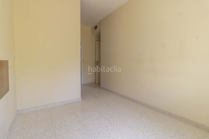 Foto 6a1d8b4d-bb5c-47aa-be8d-78a4af56c99f. Pis amb aparcament a Palmete Sevilla