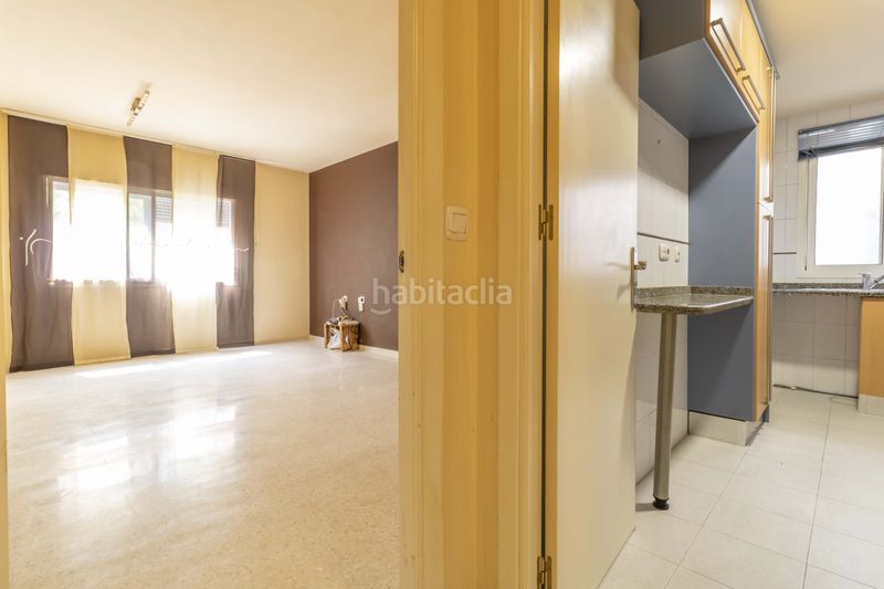 Foto c1595180-8d1d-4428-9b21-da31b0c0afa9. Pis amb aparcament a Palmete Sevilla
