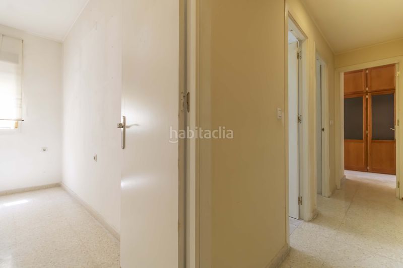 Foto edb264de-cb30-40e6-a206-07383603281f. Pis amb aparcament a Palmete Sevilla