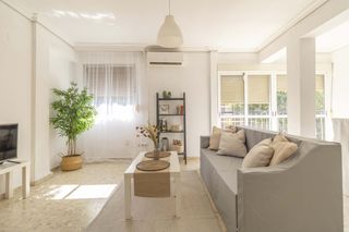 Pis a Triana Oeste. Piso a la venta en triana