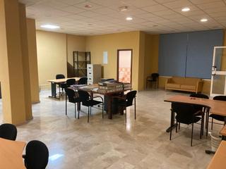 Miete Geschäftsraum in Avenida libertad 8. Oportunidad, local reformado