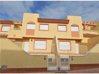 Miete Zweistöckige Wohnung  Calle los huertos. Solo venta o alquiler con opcion a compra.
alquiler normal, no
