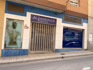 Lloguer Local Comercial a Ejido centro. Se alquila local comercial en el ejido  170 m