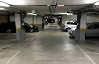 Lloguer Aparcament cotxe a Plaza de la Luz. Garaje de 25m2 disponible