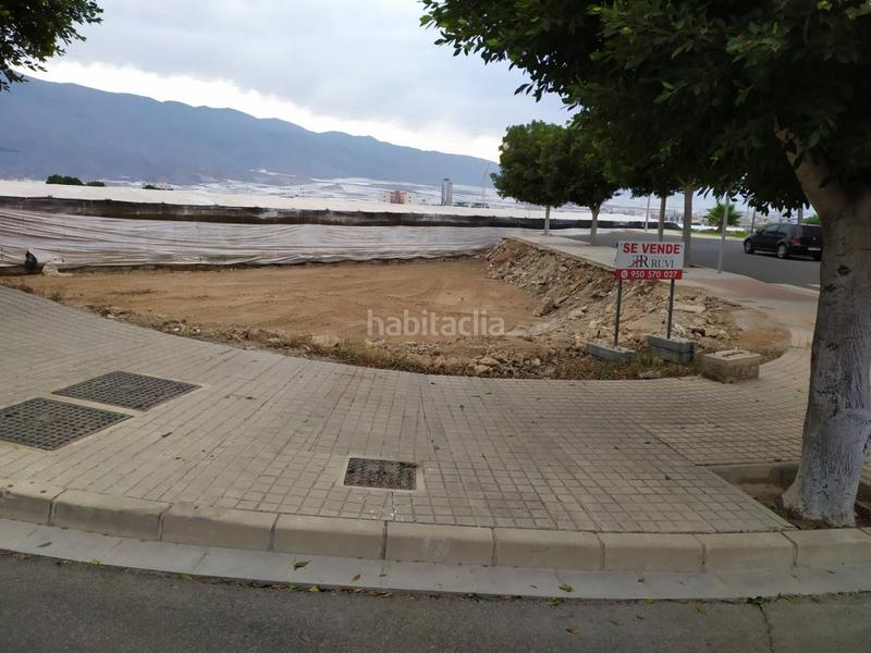 Foto c816c484-da57-4960-9173-7eb41c5859df. Terreno residencial solar urbano. edificación adosados en Ejido (El)