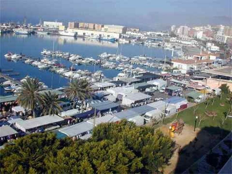 Foto 98f78885-af72-4746-8c9a-8eba729fab32. Rent business premise in Adra