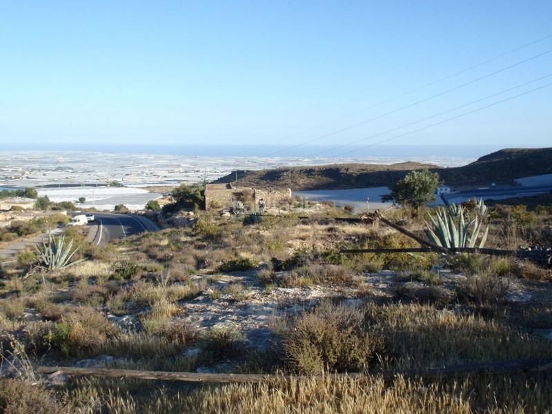 Foto ec41e74d-4140-4ab2-9ca8-d0f4c4f7ca83. Masía pintoresco terreno con cortijos a rehabilitar. desde 6400 m2. en Dalías