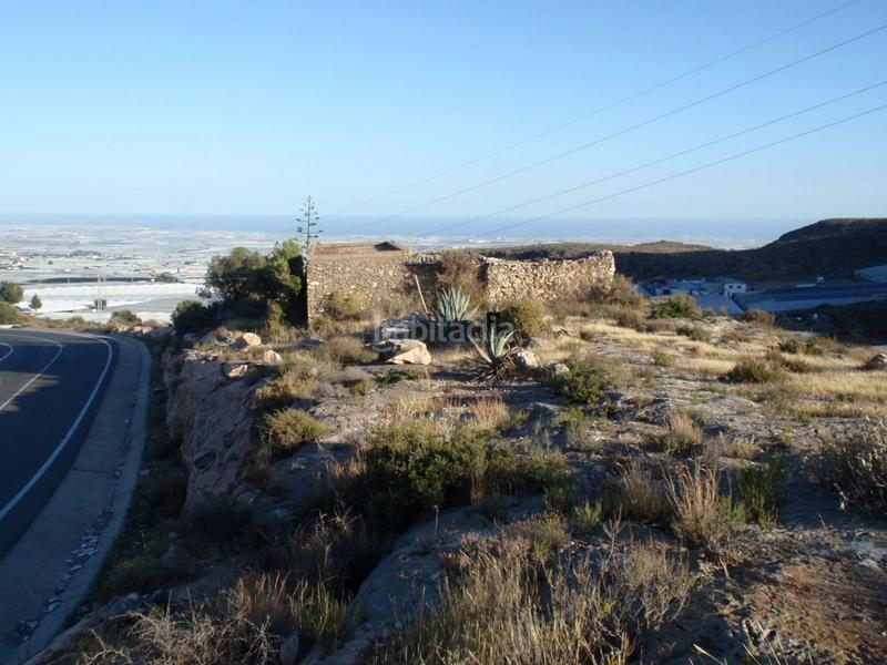 Foto f82d4f32-552e-4e33-b8c9-a3b86b76d0be. Masía pintoresco terreno con cortijos a rehabilitar. desde 6400 m2. en Dalías