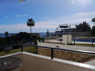 Pis  Mijas costa - avenida rota. Tiene licencia turistica y a dos pasos de la playa