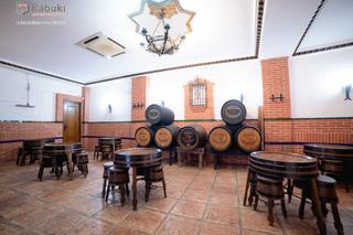 Lloguer Local Comercial  Baza - calle ancha 23. Extraordinario local en el centro de baza