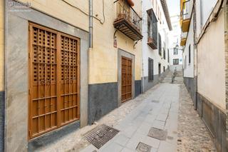 Maison jumele  Granada - calle aguado. Atencin inversores! se pone a la venta una encantadora casa a r