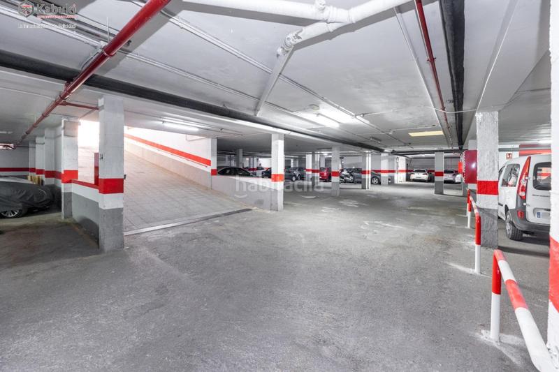 Foto cfc25ecc-7b2c-450d-8251-90499db53a96. Parking voiture dans Camino de Ronda Granada