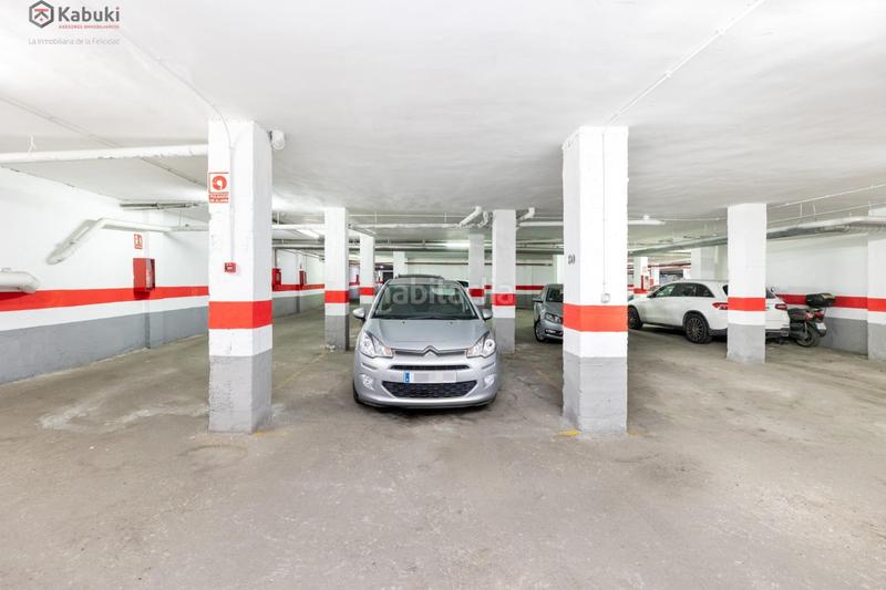 Foto fc2a482e-245f-4275-8b04-0823648a92c3. Parking voiture dans Camino de Ronda Granada