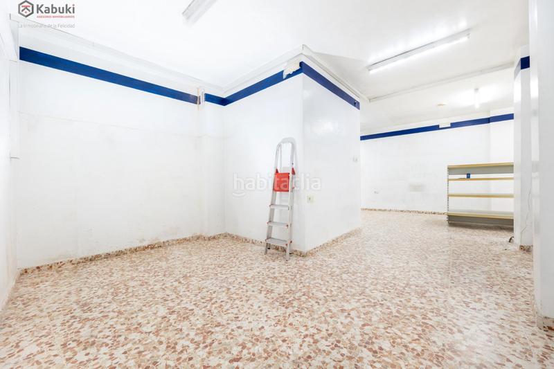 Foto d529c189-2278-462b-9644-55a2ea2c2011. Casa pareada en Huétor de Santillán - calle calzadilla 3 gran oportunidad de local comercial en el corazón de huétor santillán! presentamos un local en venta con una ubicación inmejora en Huétor de Santillán