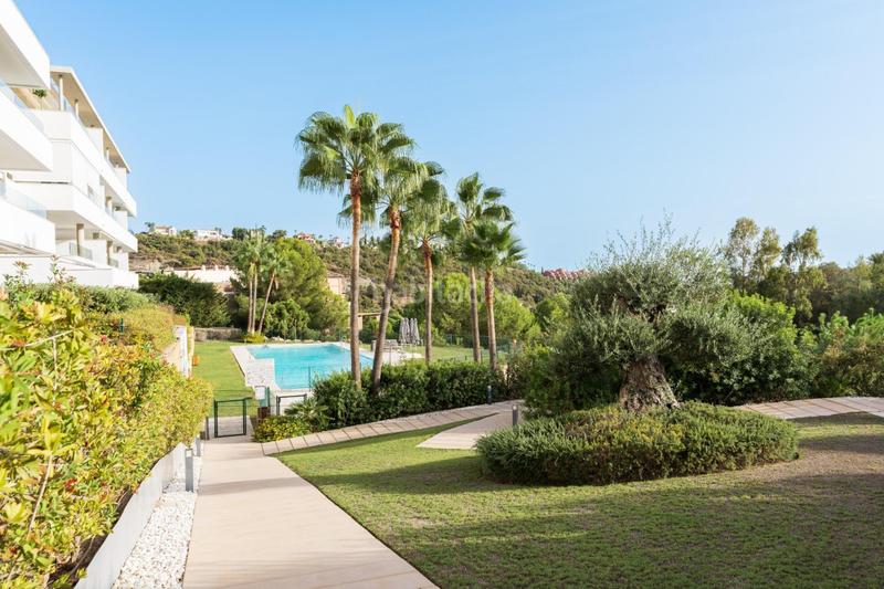 Foto b819dc0d-4fd9-486d-89e5-e1481cfe6965. Piso exclusivo apartamento en urbanización botanic, reserva de alcuzcuz, 739.000 en Benahavís