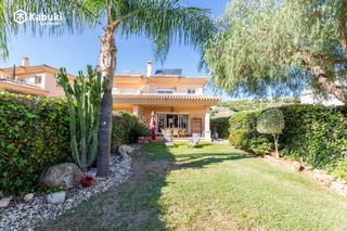 Casa aparellada  Mijas - tramontana de riviera. Elegante casa adosada con jardín privado en riviera del sol.desc