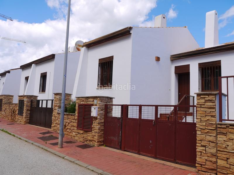 Foto 0d2dce01-22f9-49c0-bc6d-d6b687977f06. Casa adosada adosado con terraza de 50 metros mirando al golf y mar en Mijas